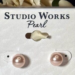 Studio Works Pink pearl stud earrings